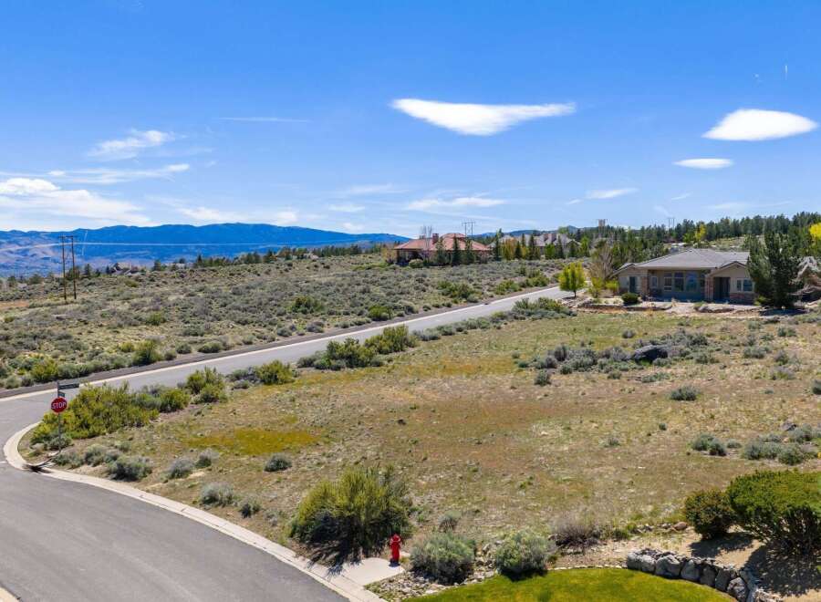 Discover the perfect canvas for your dream home in this stunning location.