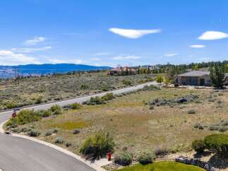 Discover the perfect canvas for your dream home in this stunning location.