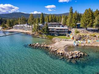 Discover a stunning waterfront property with breathtaking views and direct access to the crystal-clear waters.