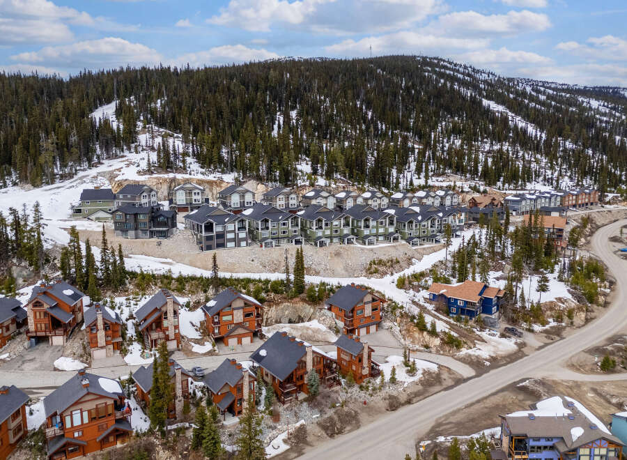 Discover the charm of mountain living with this stunning property.