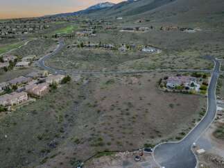 Discover the epitome of luxury living in this stunning property nestled in a picturesque landscape.
