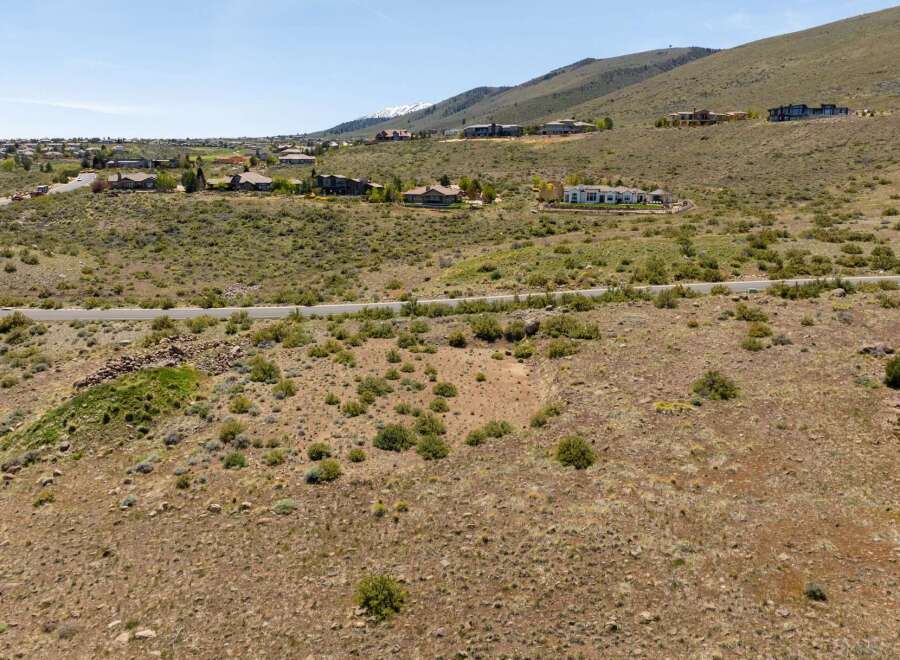 Discover the allure of this stunning property nestled in a picturesque landscape.