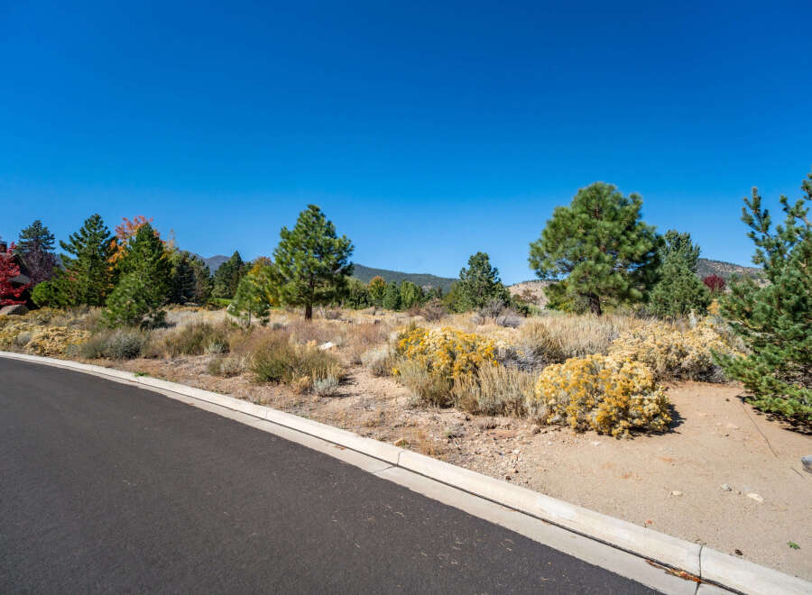 Discover the beauty of this property, nestled in a serene natural setting.