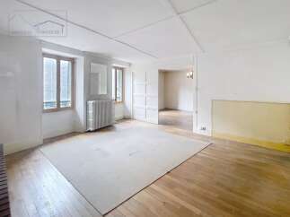 Discover this charming property featuring a spacious layout and classic architectural details.