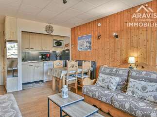 Discover this charming property, perfect for a cozy retreat.