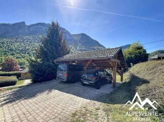 Discover this charming property nestled in a picturesque mountain setting.