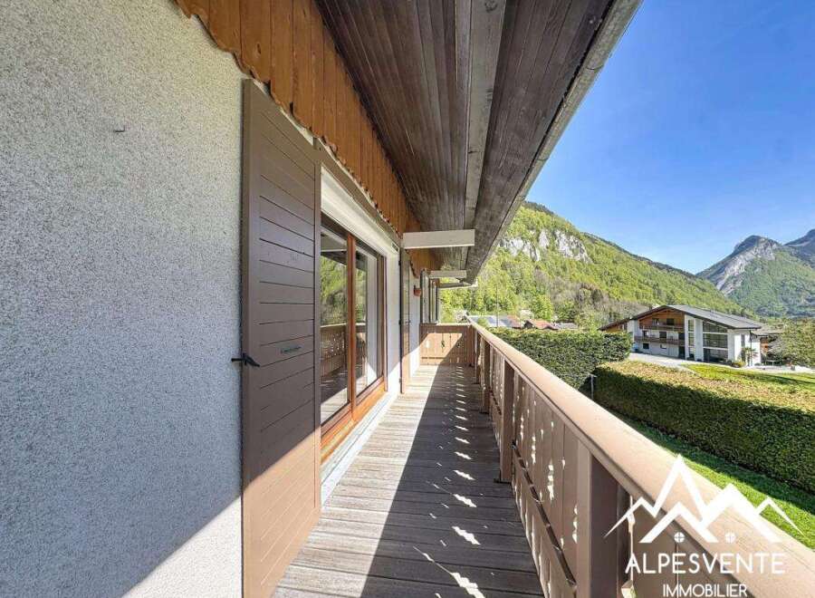Discover the charm of this property with a stunning balcony overlooking breathtaking mountain views.