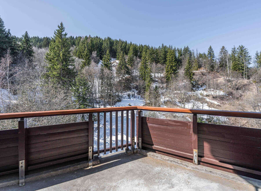 Enjoy breathtaking mountain views from this stunning property.