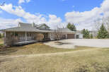 This stunning property boasts a spacious layout with a beautiful exterior.