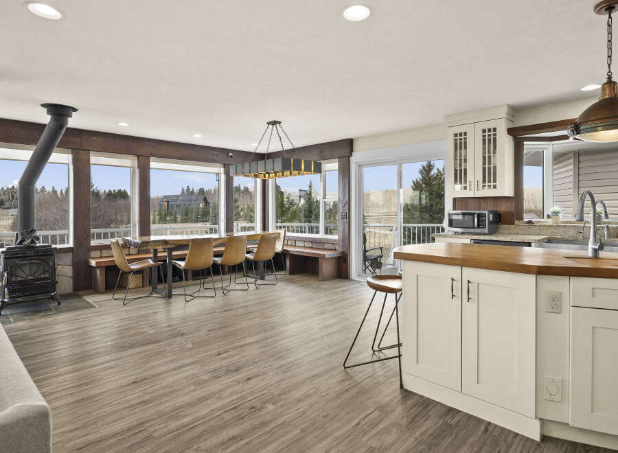 This stunning property boasts a spacious open-concept design, perfect for modern living.