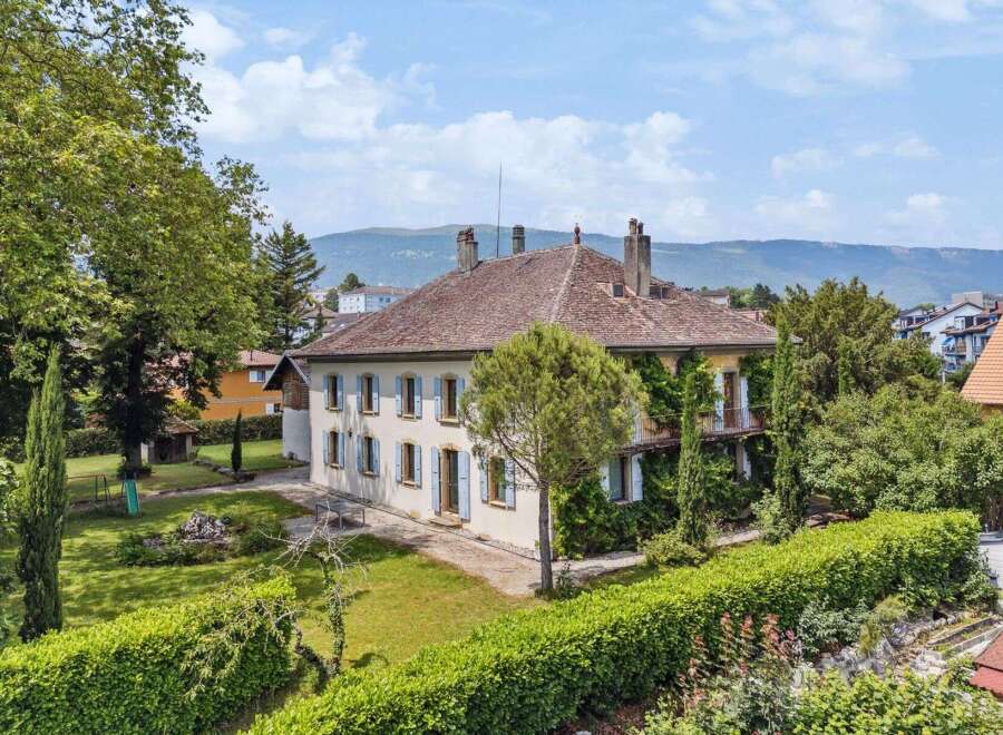 Discover the charm of this stunning property, boasting a classic architectural design and a serene setting.