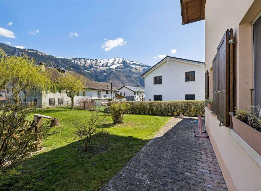 Discover this charming property nestled in a picturesque setting, offering stunning views of the surrounding mountains.