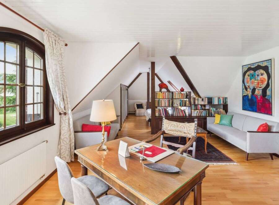 This charming property boasts a bright and airy interior, perfect for comfortable living.