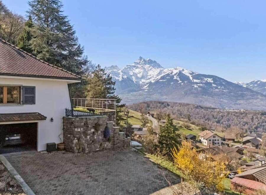 Discover breathtaking mountain views from this stunning property.