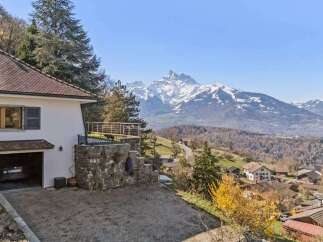 Discover breathtaking mountain views from this stunning property.
