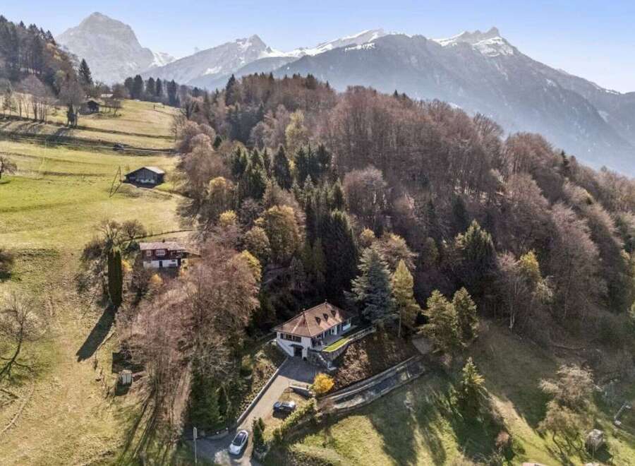 Discover a stunning property nestled in the heart of nature, offering breathtaking mountain views and a serene atmosphere.