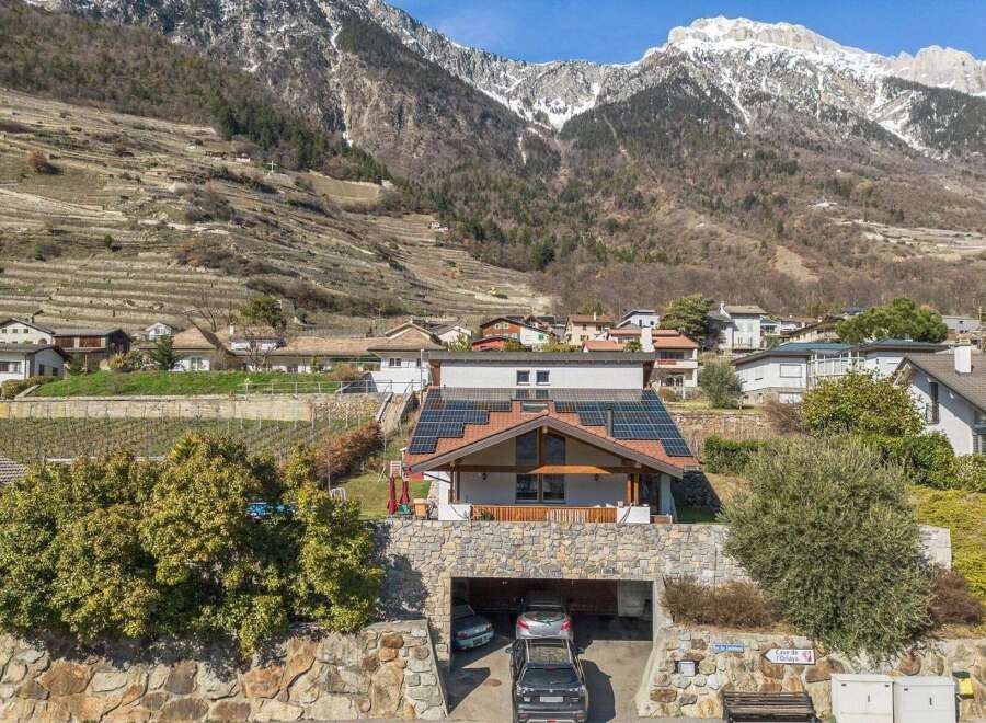 Discover this stunning property nestled in a picturesque mountain setting.