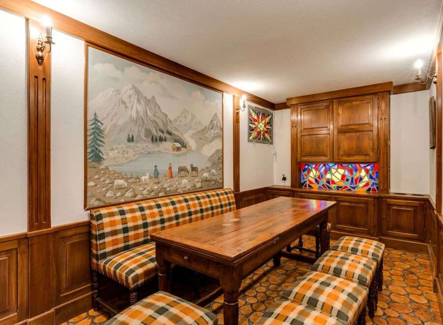 Step into a charming dining space, perfect for intimate gatherings.