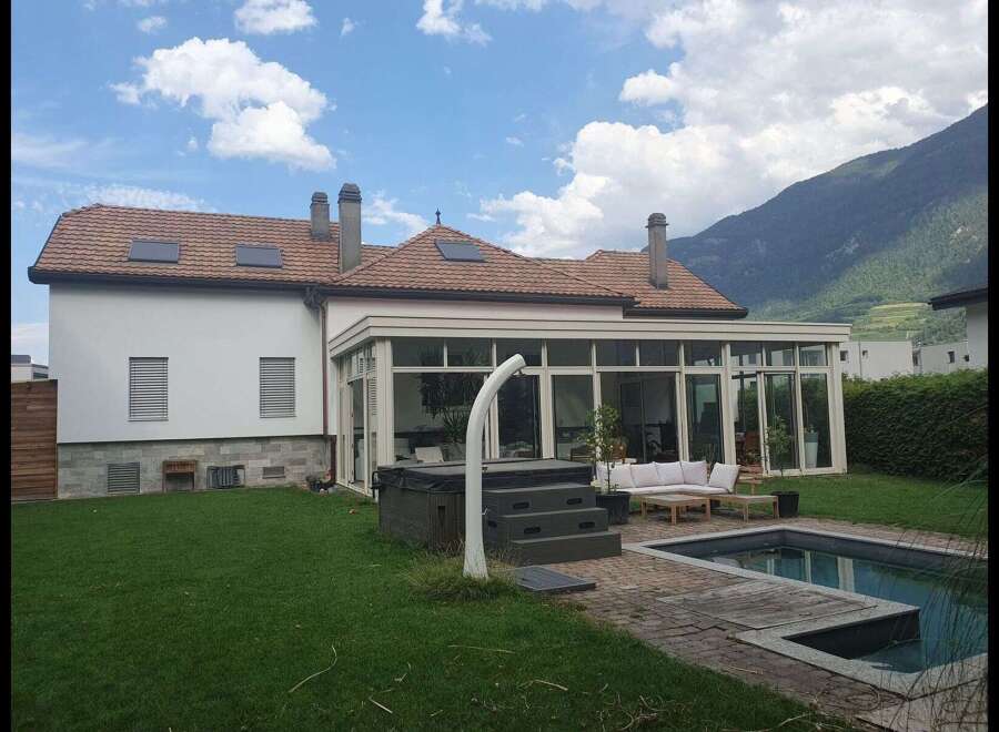 Discover your dream home with this stunning property! Featuring a beautiful house with a modern glass extension, perfect for entertaining or relaxing.