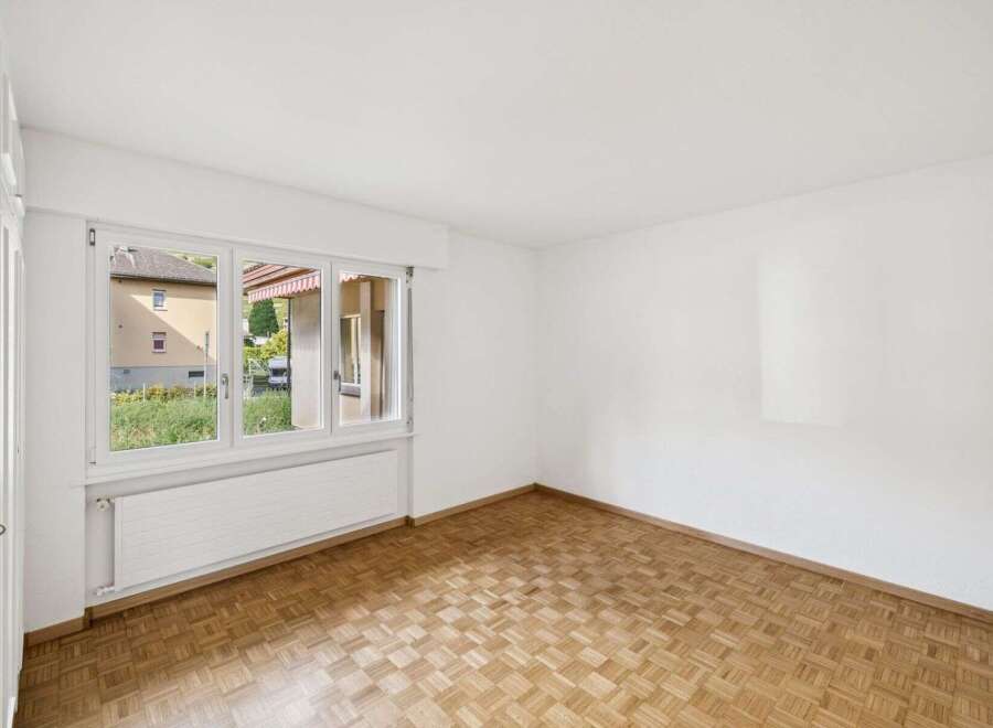 Discover this bright and airy room, perfect for creating your dream space.