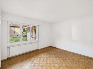 Discover this bright and airy room, perfect for creating your dream space.