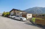 Discover this charming property featuring a modern design and a convenient garage.