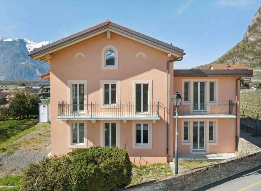 Discover this charming property nestled in a picturesque setting.