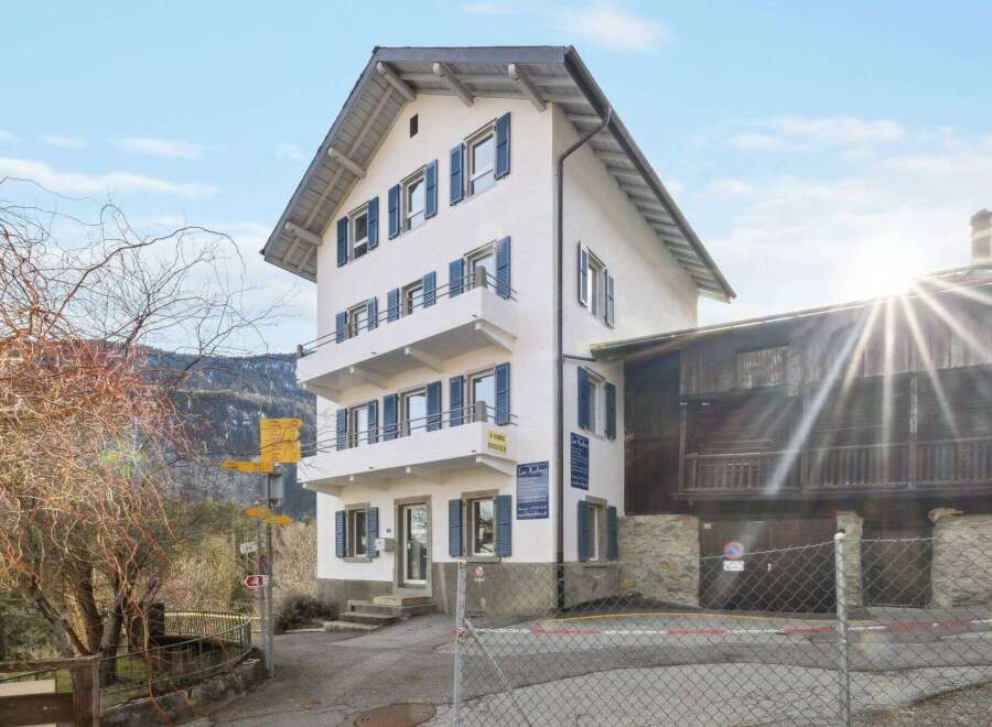 Discover this charming property featuring a classic design and a prime location.