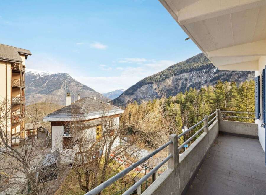 Enjoy breathtaking mountain views from this stunning property.