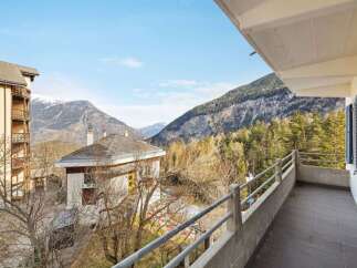 Enjoy breathtaking mountain views from this stunning property.