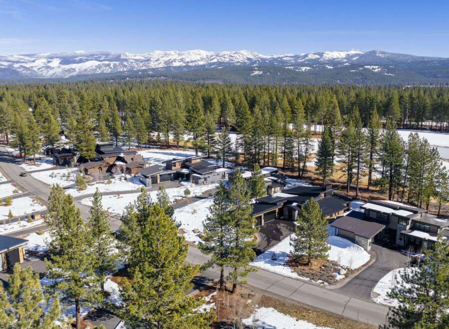 Discover luxury living in this stunning mountain retreat.