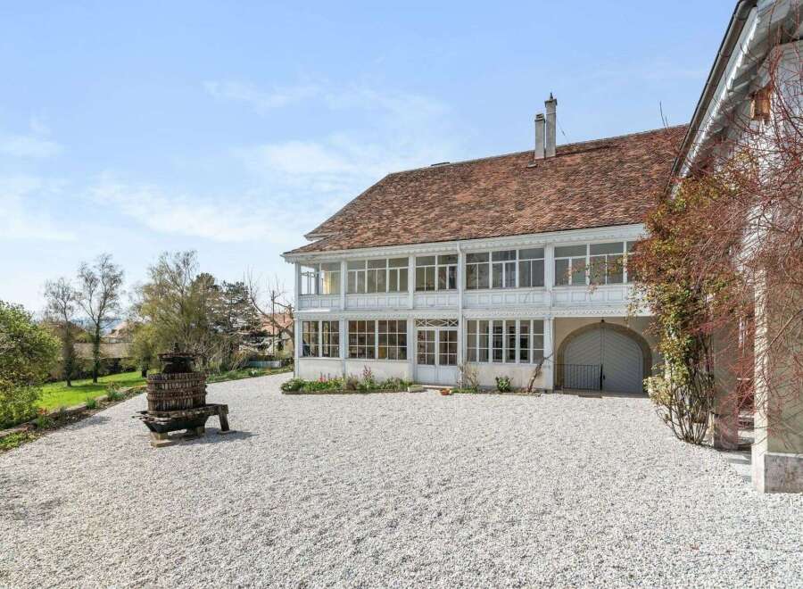 Discover the charm of this stunning property, boasting a classic architectural design and a serene setting.