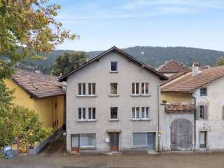 Discover this charming property, ideally situated in a picturesque location.