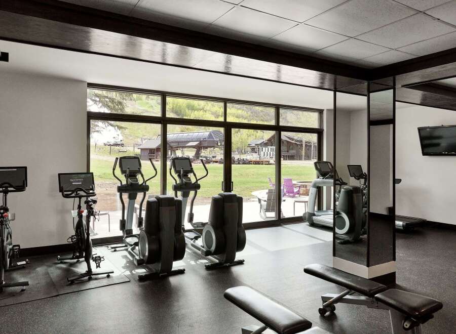 This modern gym offers stunning views and top-of-the-line equipment.