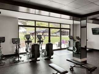This modern gym offers stunning views and top-of-the-line equipment.