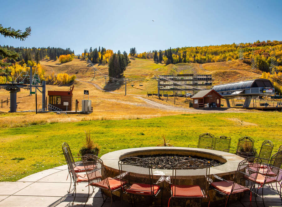 Enjoy breathtaking mountain views from this stunning property.