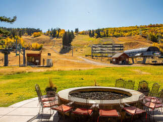 Enjoy breathtaking mountain views from this stunning property.
