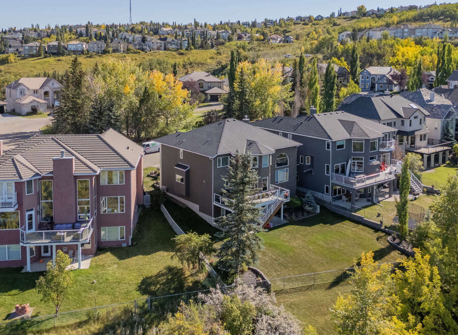 Discover luxury living in this stunning property featuring a modern design and spacious layout.