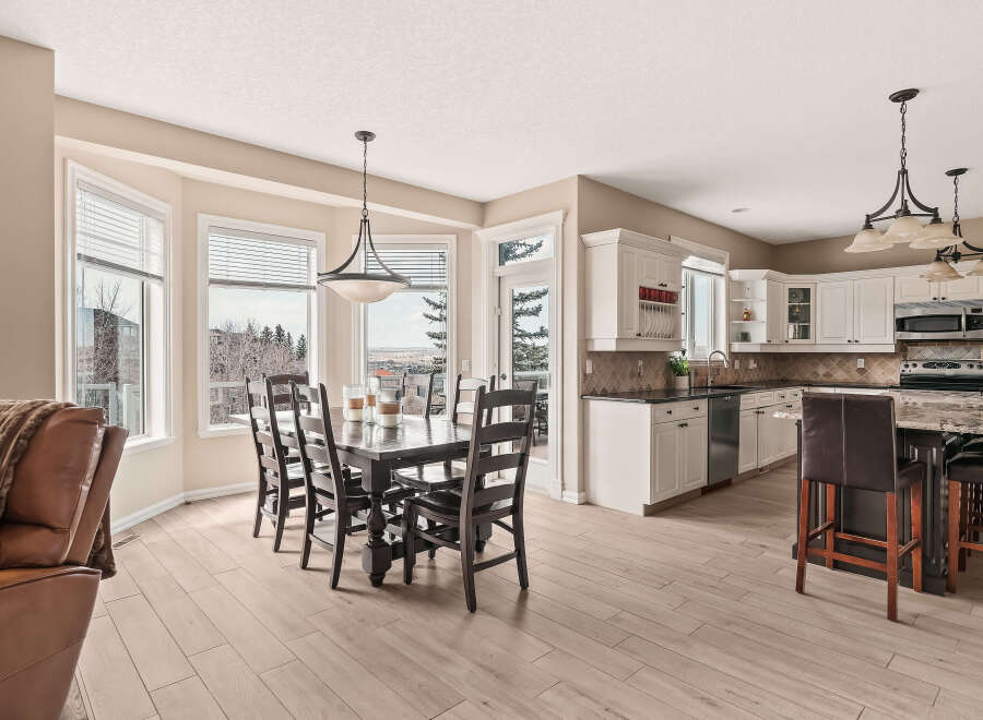 This stunning property boasts a spacious open-concept design, perfect for modern living.
