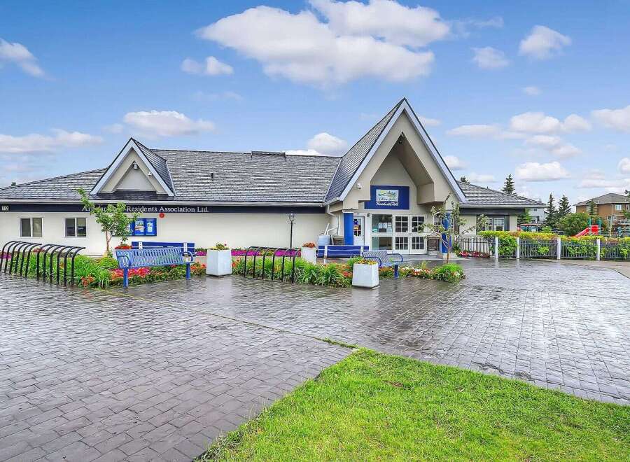 Discover this charming property, perfect for community gatherings and events.
