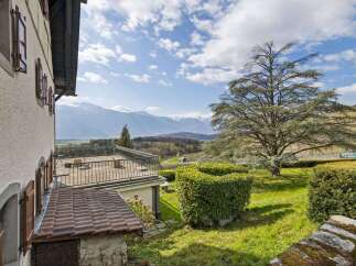 Discover the charm of this stunning property with breathtaking mountain views.