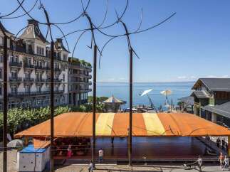 Experience the charm of lakeside living with this stunning property.