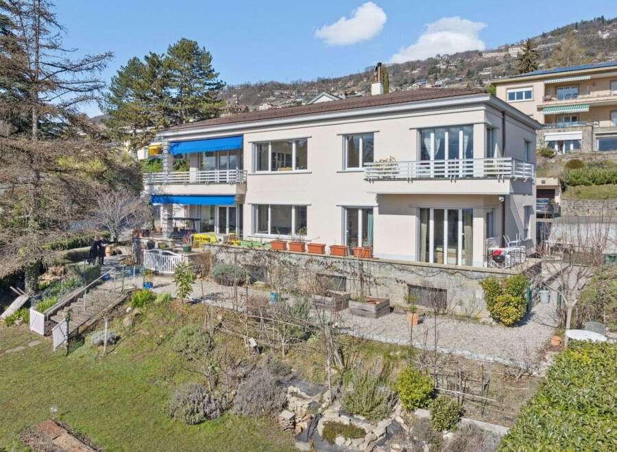 Discover this stunning property featuring a modern design and ample natural light.