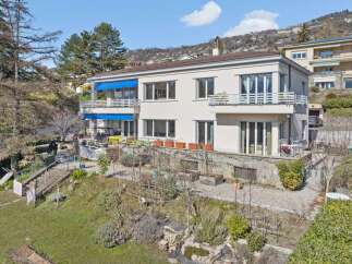 Discover this stunning property featuring a modern design and ample natural light.