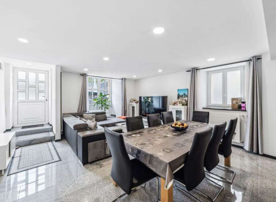Discover a spacious and modern living space, perfect for entertaining and everyday living.