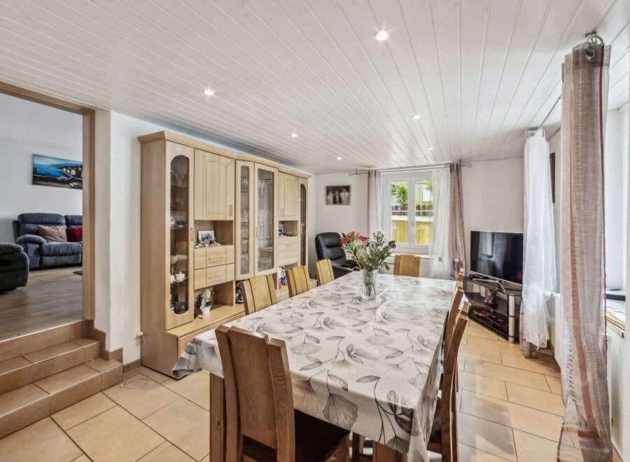 Step into this inviting dining area, perfect for hosting gatherings.