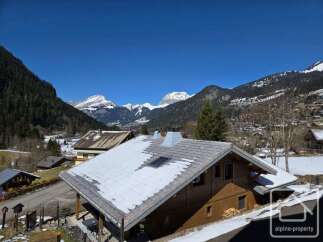 Discover the charm of this stunning property nestled in the heart of the mountains.