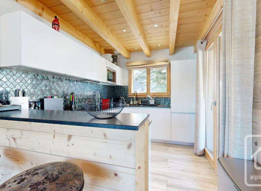 Discover the charm of this stunning kitchen, perfect for culinary enthusiasts.