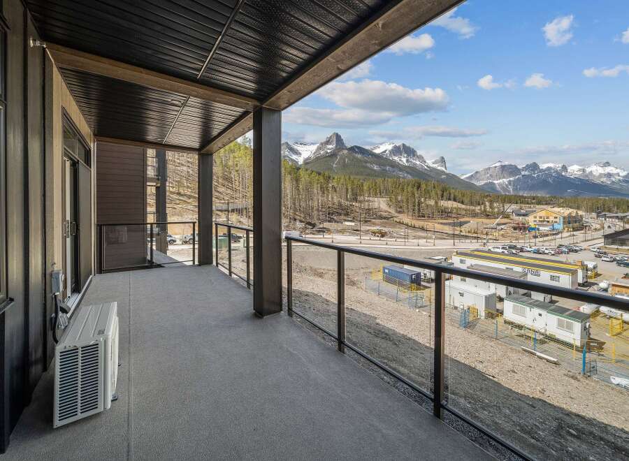 Enjoy breathtaking mountain views from this stunning property.