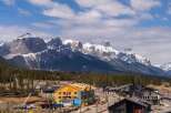 Discover luxury living with breathtaking mountain views in this stunning property.